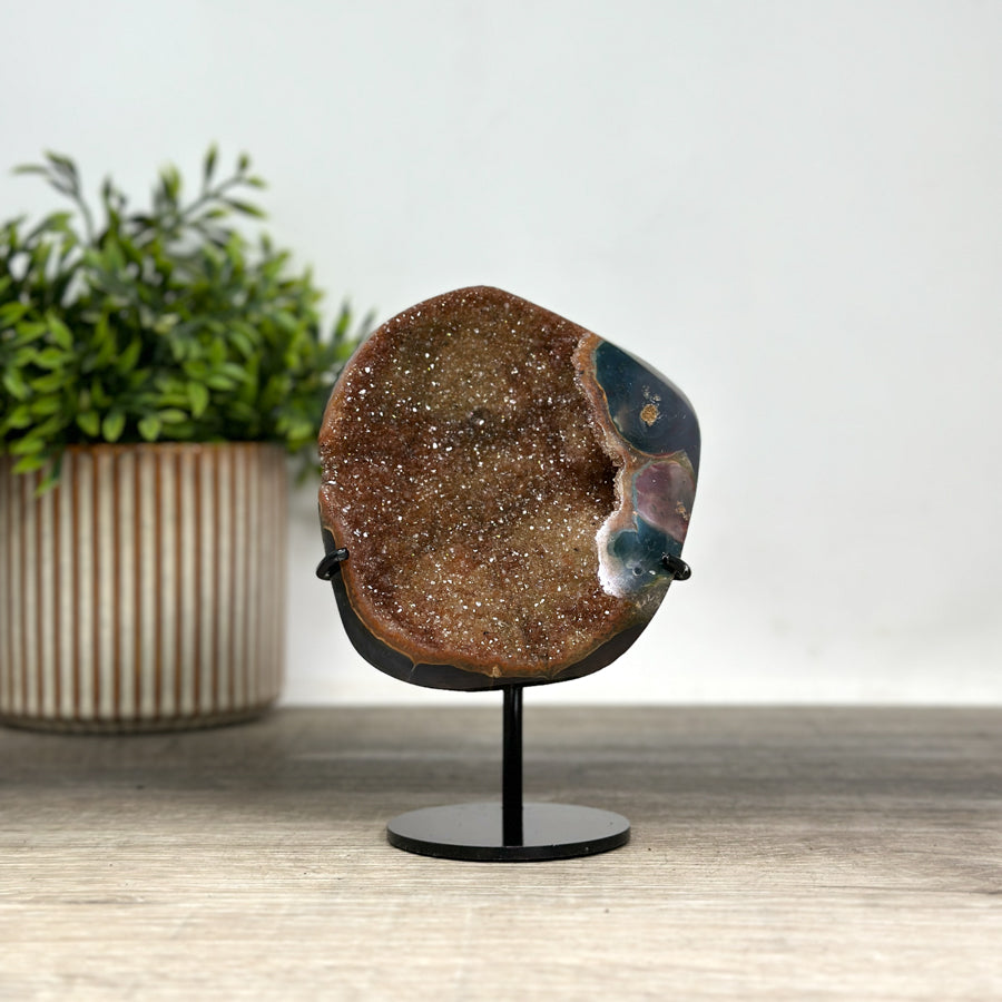 Kristallenskulpturen-Set 4-teilig, aus Naturstein mit facettenreicher Mineralstruktur