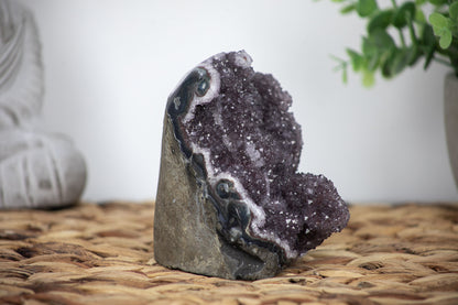 Quarz-Druse mit fein kristalliner Druzy-Struktur
