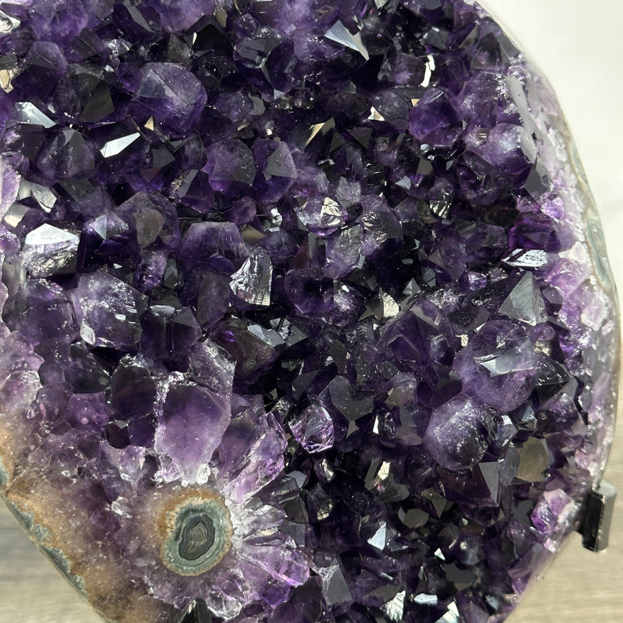 Amethyst-Exemplar XL mit massiv gewachsener Kristallstruktur, in ausgewählter Spitzenqualität