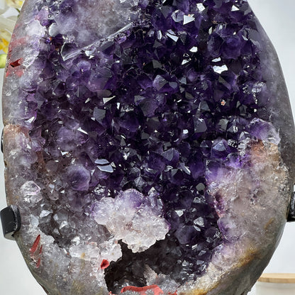 Amethyst-Kristall groß mit klar definierter Kristallstruktur