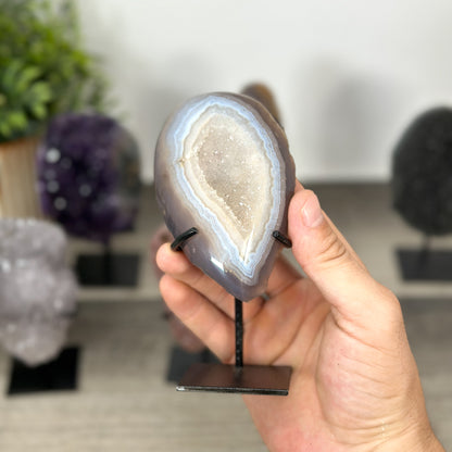 Kristallskulpturen-Set 6-teilig,mit facettierten Natursteinformationen und natürlicher Mineralstruktur