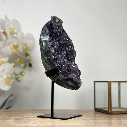 Amethyst-Kristall mit integrierter Kalzit-Bildung, in ausgewählter Spitzenqualität