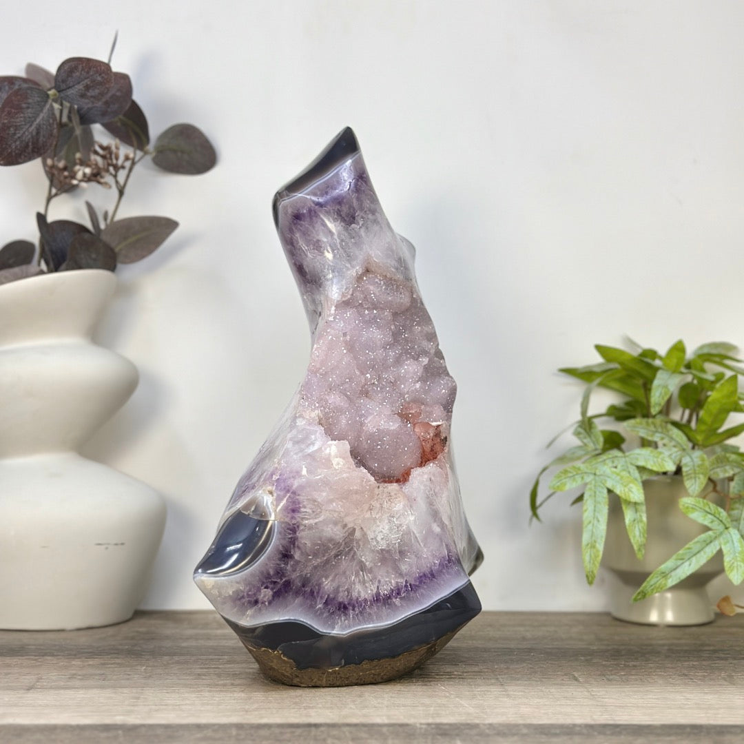 Zucker-Amethyst-Kathedrale groß mit Achat-Schale und fließender Form