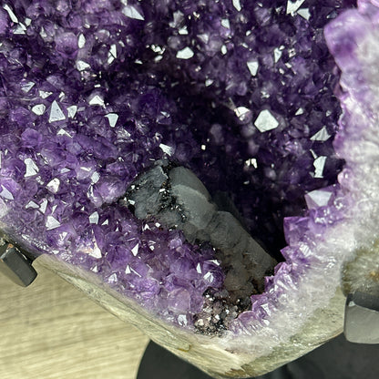 Amethyst-Geode XXL mit imposanter Kristallkammer, in exklusiver Premiumqualität
