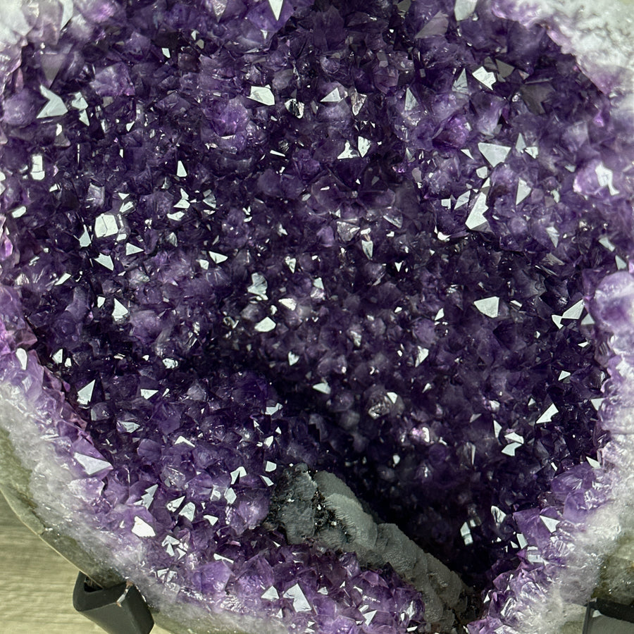 Amethyst-Geode XXL mit imposanter Kristallkammer, in exklusiver Premiumqualität