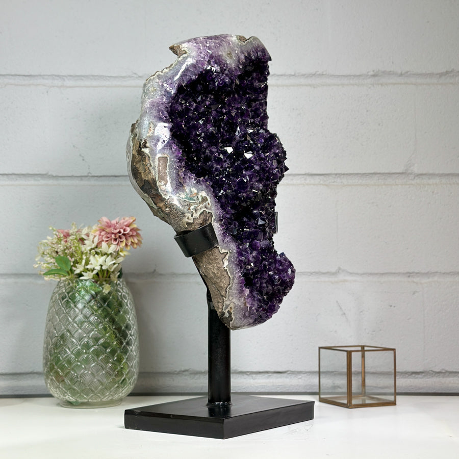 Amethyst-Kristallcluster XL mit kompakt verdichteter Kristallmasse, in exklusiver Premiumqualität