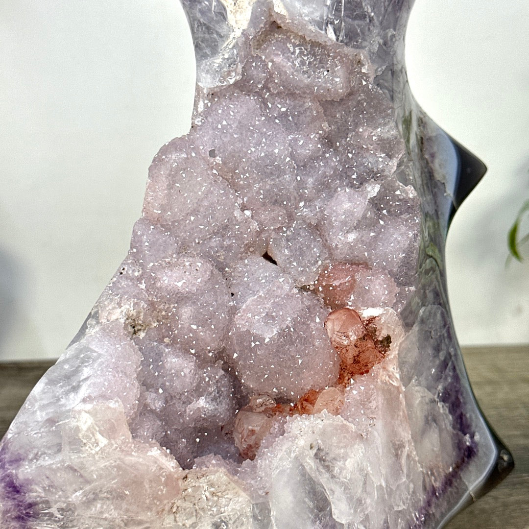 Zucker-Amethyst-Kathedrale groß mit Achat-Schale und fließender Form