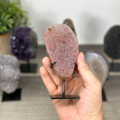 Kristallskulpturen-Set 6-teilig,mit facettierten Natursteinformationen und natürlicher Mineralstruktur