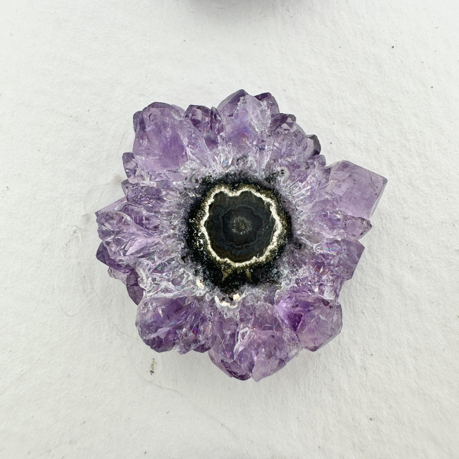 Amethyst-Achat-Quarz-Stalaktiten-Scheiben mit radialer Mineralstruktur