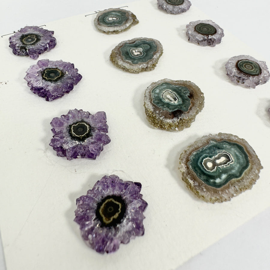 Amethyst-Achat-Quarz-Stalaktiten-Scheiben mit radialer Mineralstruktur