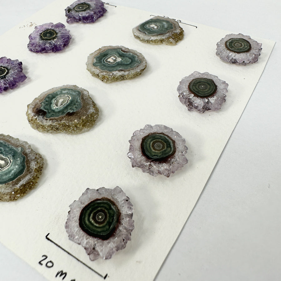 Amethyst-Achat-Quarz-Stalaktiten-Scheiben mit radialer Mineralstruktur