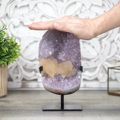 Spirit-Amethyst-Cluster XL mit dominanter Kalzit-Formation