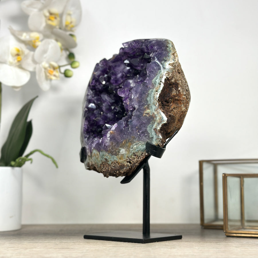 Amethyst-Cluster mit intensiv purpurner Tiefenwirkung, in exklusiver Premiumqualität