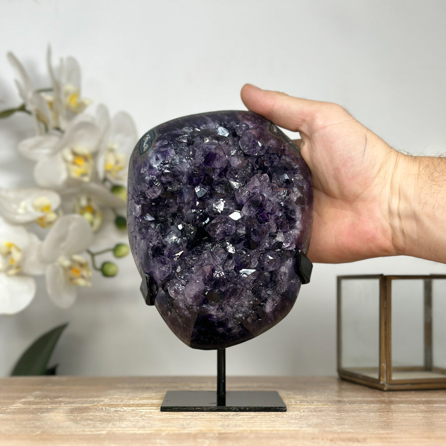 Amethyst-Kristall mit ausgewogener Spitzenbildung, in hochwertiger Naturqualität