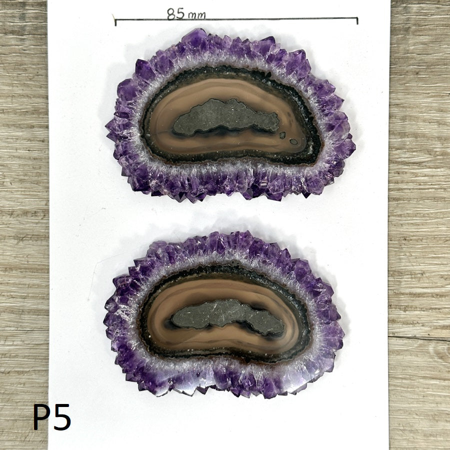 Amethyst-Quarz-Stalaktit-Scheiben-Set mit konzentrischer Mineralstruktur