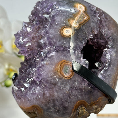 Amethyst-Kristallcluster mit plastischer Kristallarchitektur