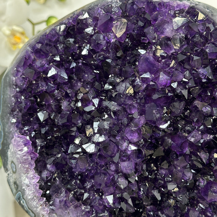 Amethyst-Kristall mit fein auslaufender Spitzenform