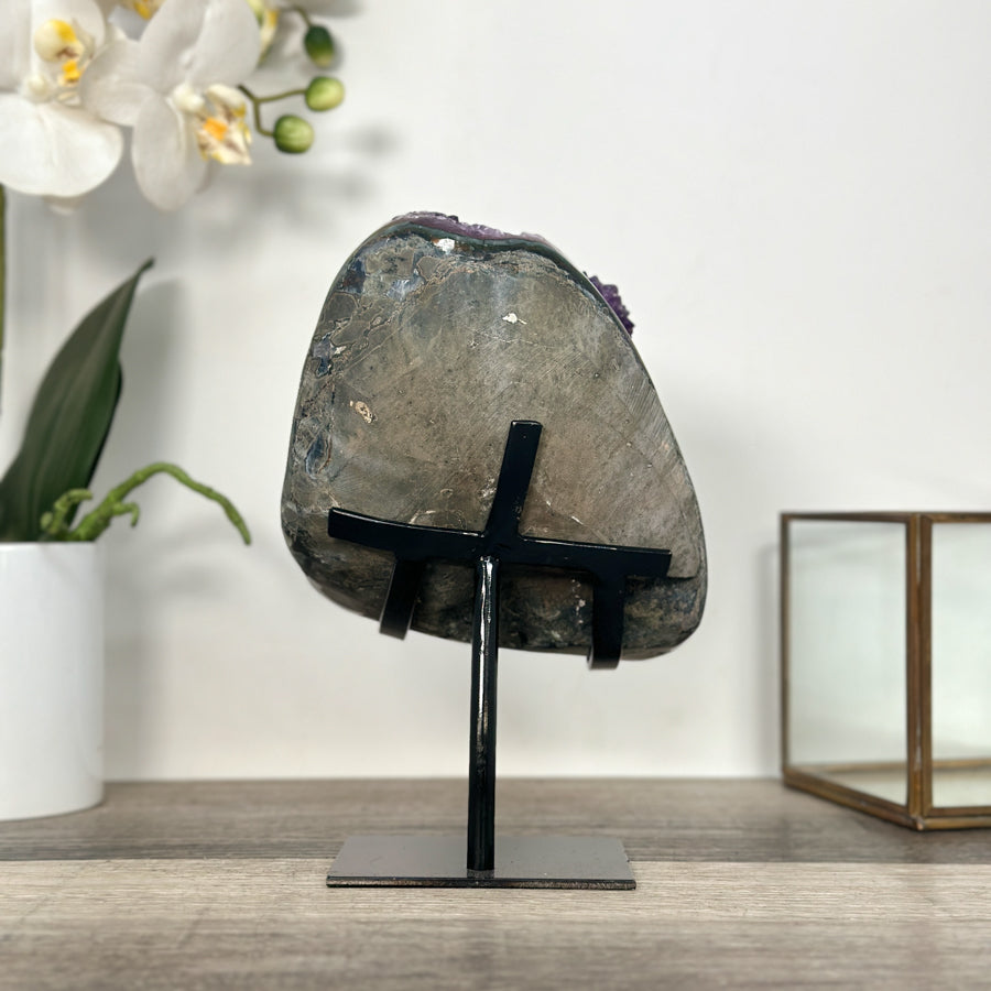 Amethyst-Kristallcluster mit kristallklarer, filigraner Struktur