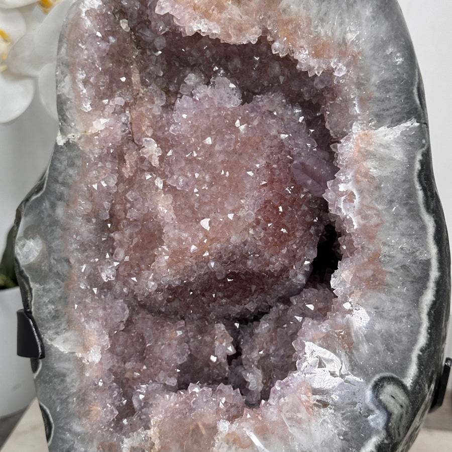 Quarz-Geode XXL mit markanter Kristallformation, in exklusiver Premiumqualität