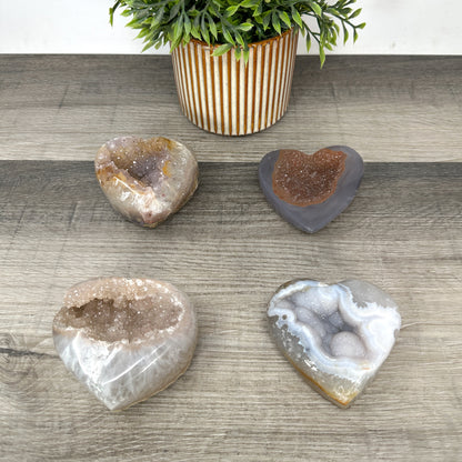 Mineralien-Herzset 4-teilig, mit kontrastreicher Mineralmischung