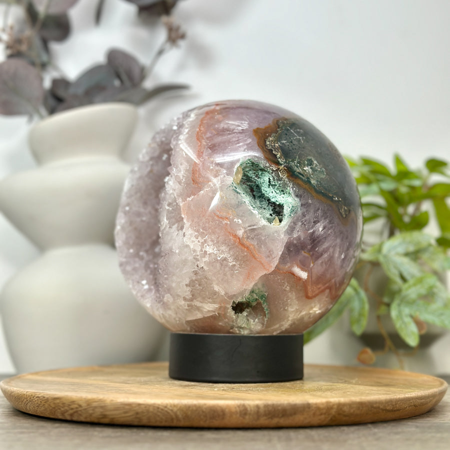 Amethyst-Quarz-Steinkugel mit feiner Druzy-Kristallisation