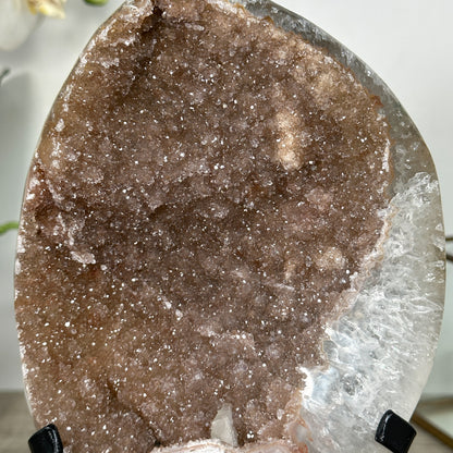 Quarz-Geode mit erdiger, braun getönter Maserung