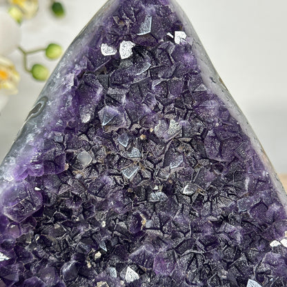 Amethyst-Kathedrale mit fein kristalliner Zuckerquarz-Struktur