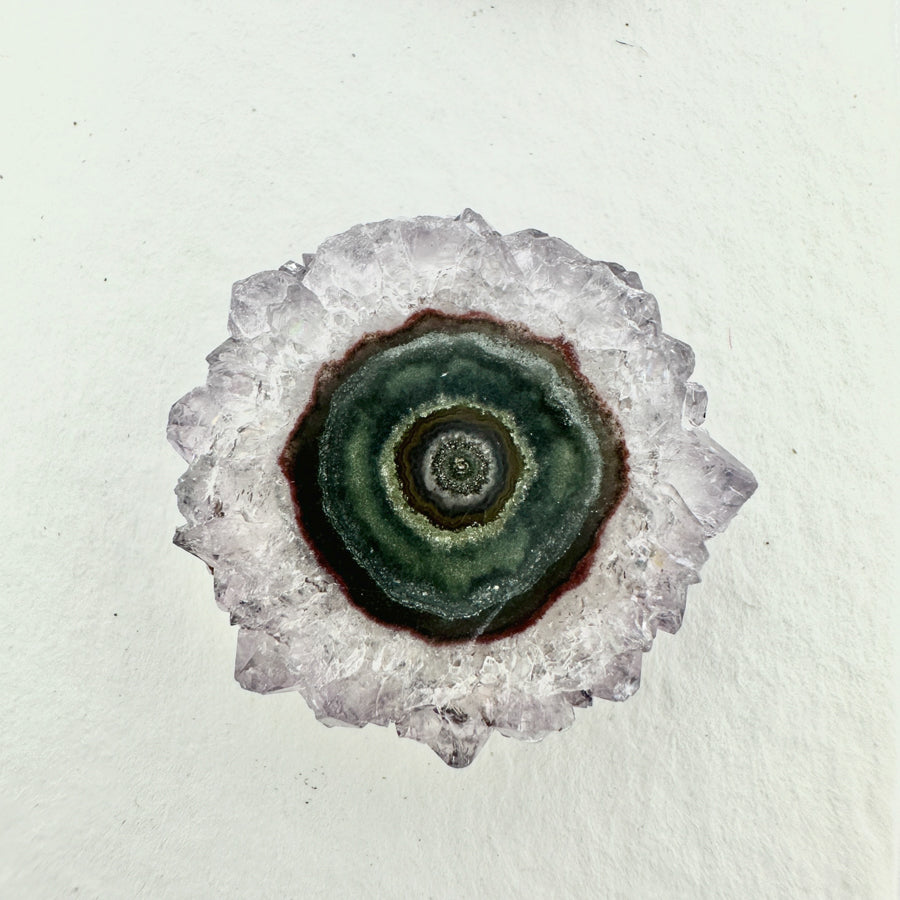 Amethyst-Achat-Quarz-Stalaktiten-Scheiben mit radialer Mineralstruktur
