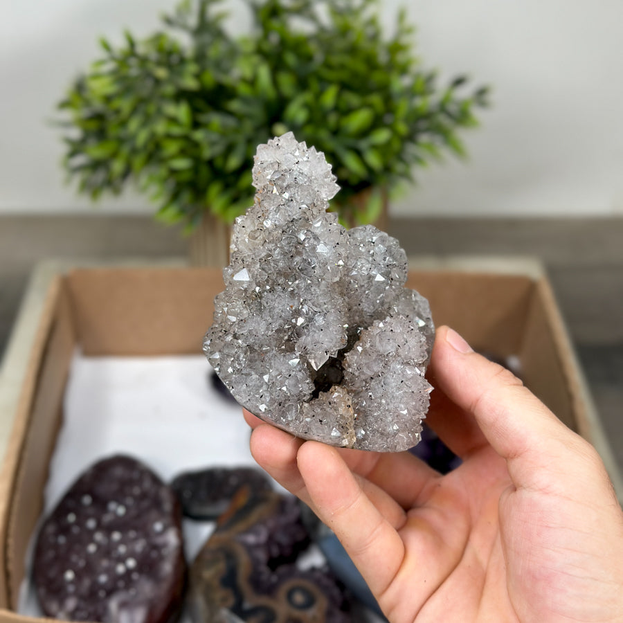 Mineralien-Ensemble mit kristalliner Struktur