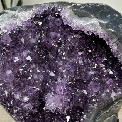 Amethyst-Kristallcluster groß mit dicht gewachsener Kristallstruktur, in exklusiver Premiumqualität