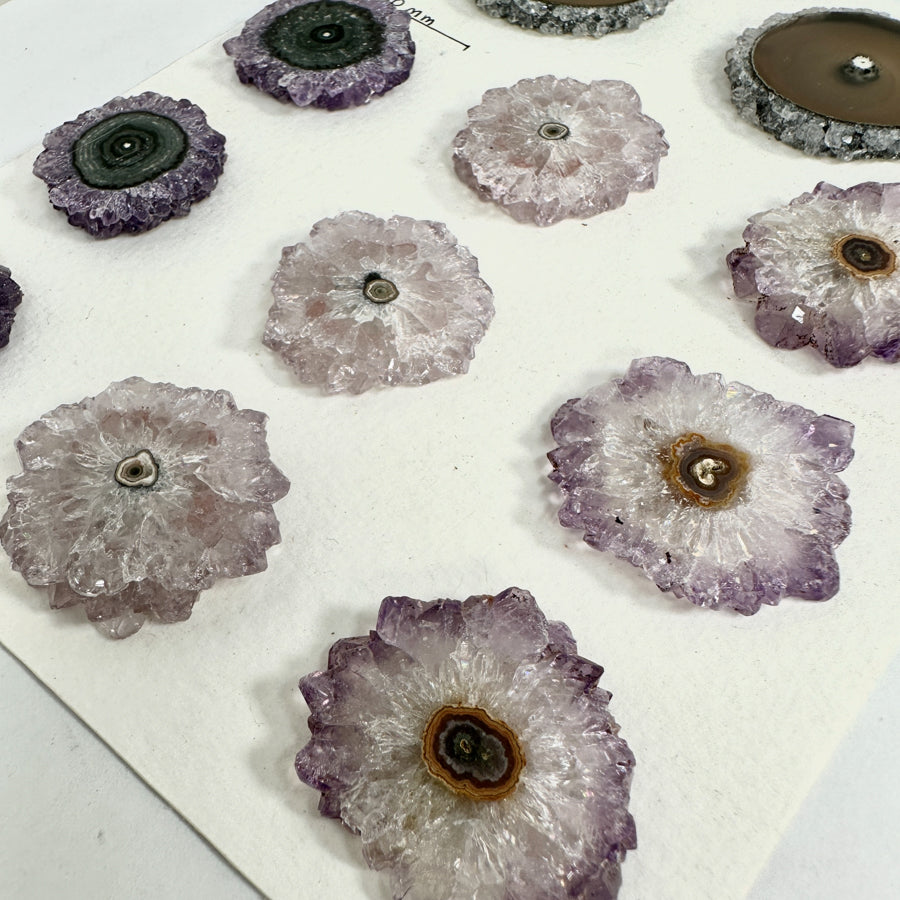 Amethyst-Stalaktiten-Scheiben mit natürlicher Kristallstruktur