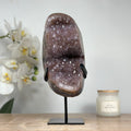 Amethyst-Blauachat-Kristallcluster mit kontrastreicher Mineralstruktur