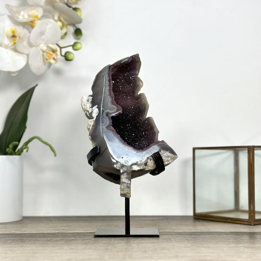 Amethyst-Blatt mit filigranen Linien und Achat-Maserung