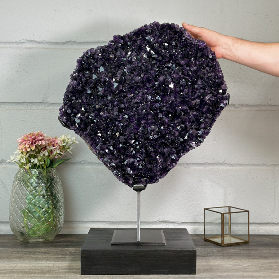 Amethyst-Kristallcluster XL mit massiver Kristalllandschaft, in exklusiver Premiumqualität