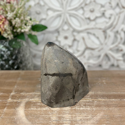 Amethyst-Druse mit intensiv schattierter, tiefvioletter Kristallzone