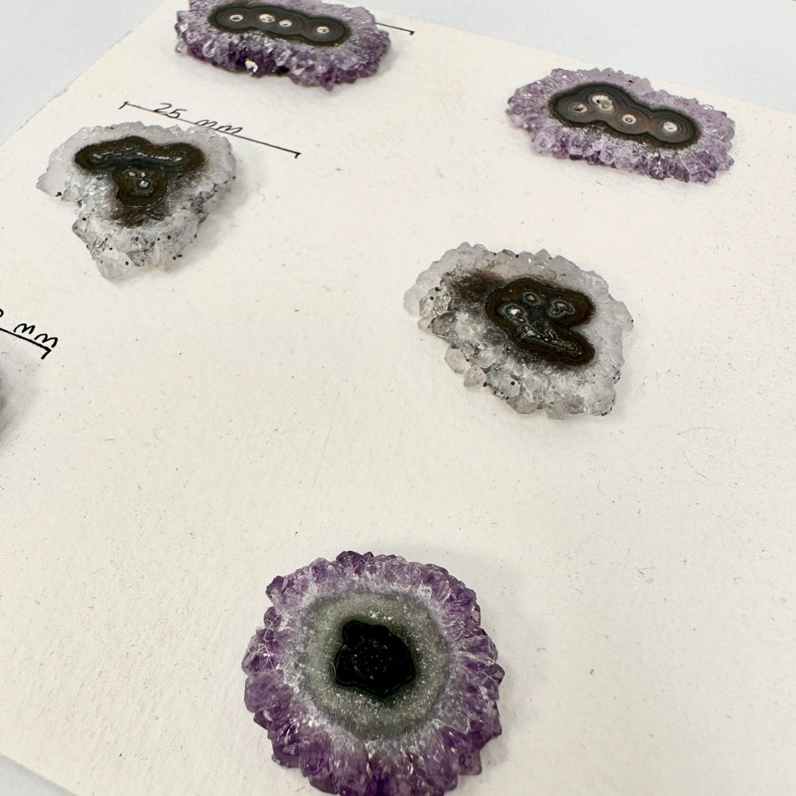 Amethyst-Quarz-Stalaktiten-Scheiben mit kristalliner Struktur