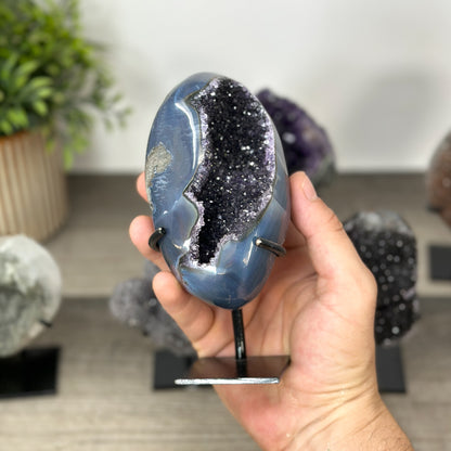 Kristallenskulpturen-Set 6-teilig, mit facettenreicher Kristallstruktur und kontrastreicher Mineralvielfalt