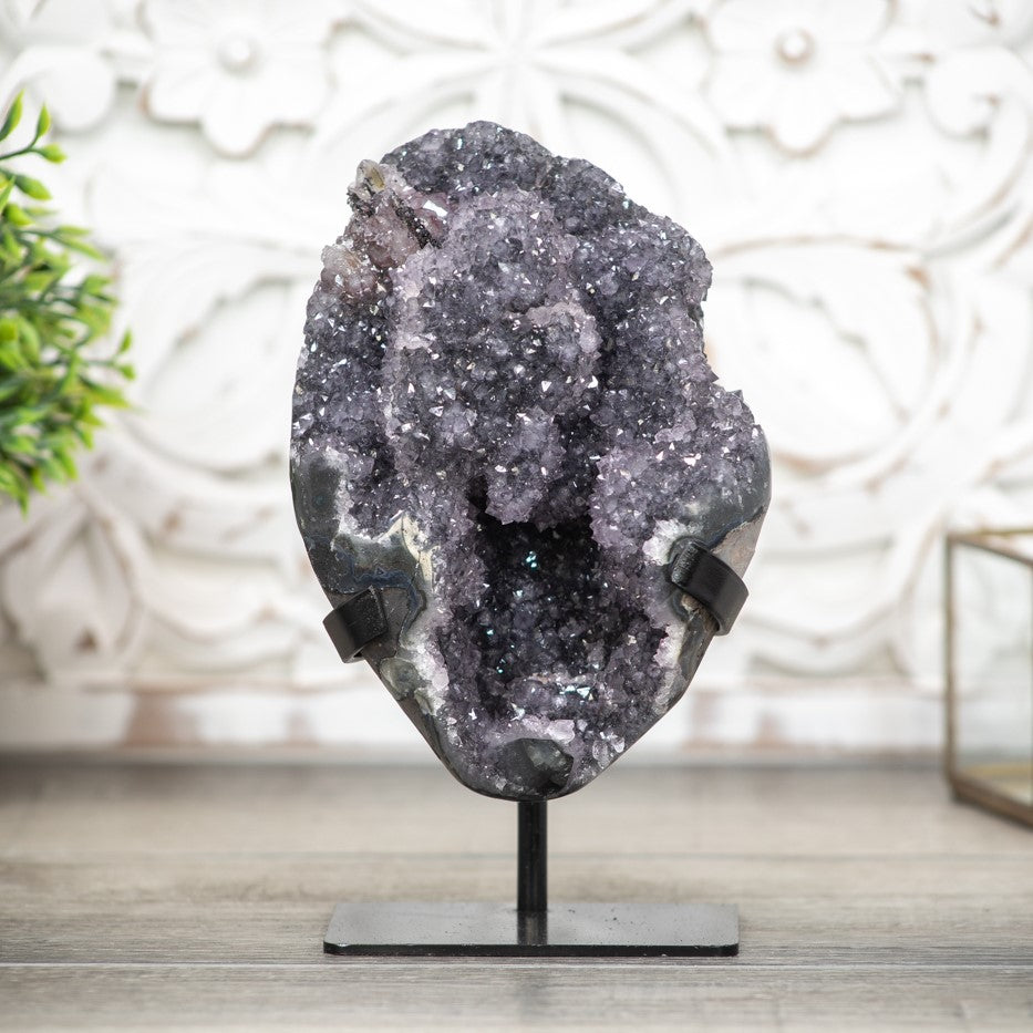 Amethyst-Stalaktiten-Exemplar mit dichter Tropfsteinstruktur