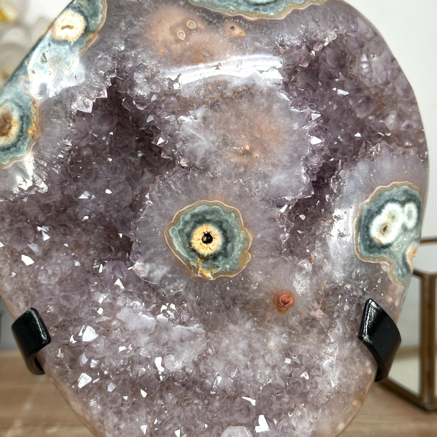 Quarz-Cluster mit polierter Jaspis-Matrix
