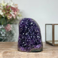 Amethyst-Druse mit tiefvioletter, dicht verwachsener Kristallzone