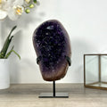 Amethyst-Kristallcluster mit großflächig reflektierender Kristallzone