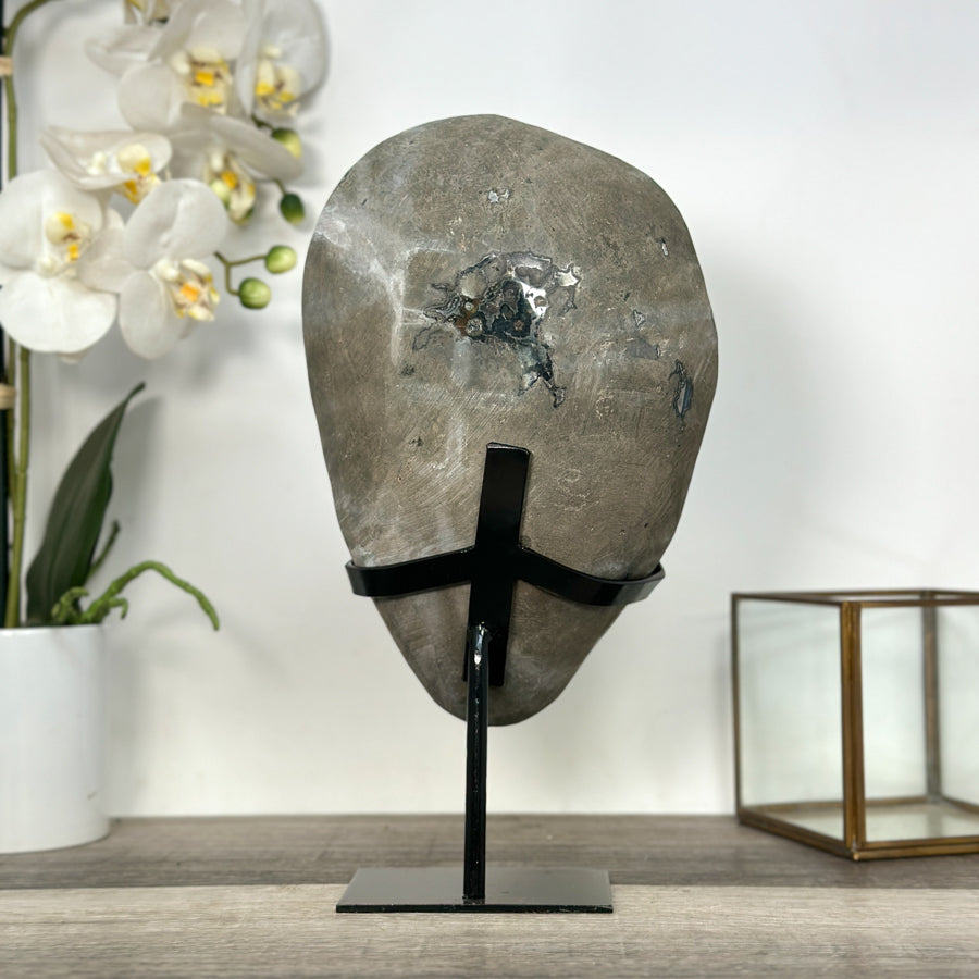 Amethyst-Geode mit klar ausgebildeter Kristallstruktur, in hochwertiger Naturqualität