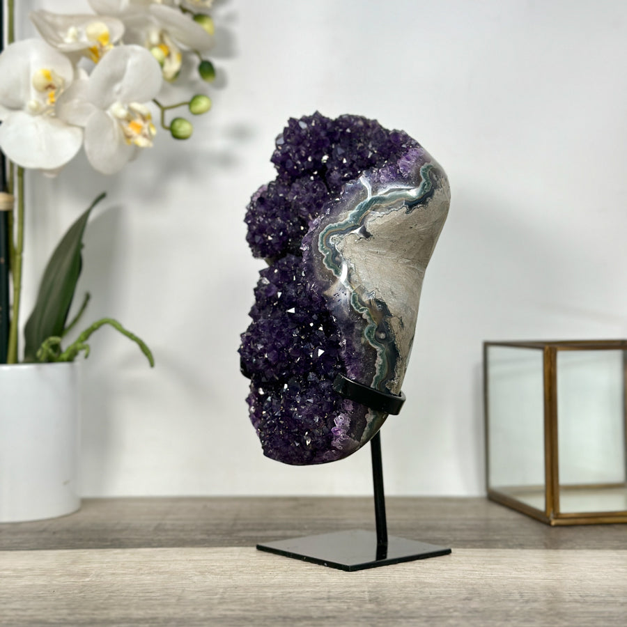 Amethyst-Cluster mit naturbelassener, dicht verwachsener Kristallstruktur