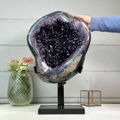 Amethyst-Geode XL mit kräftig ausgeprägter Achat-Schale, in exklusiver Premiumqualität