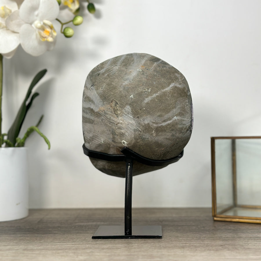 Amethyst-Geode mit intensiv tiefvioletter Kristallzone
