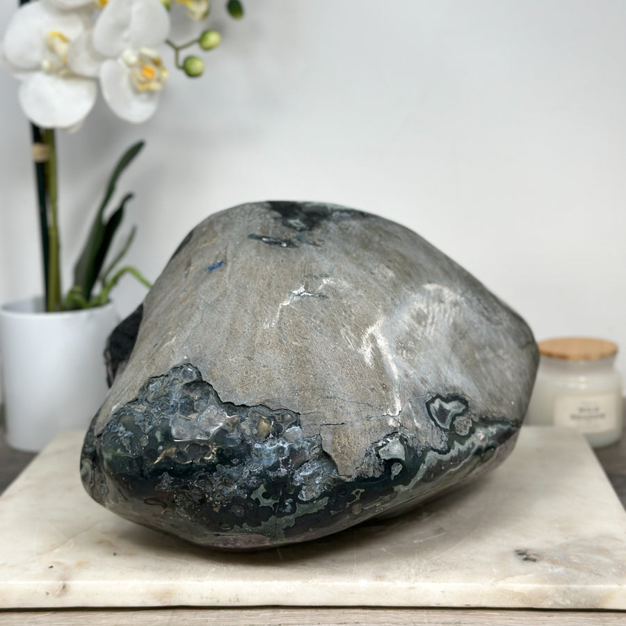 Amethyst-Geode mit ausdrucksstarker Kristallstruktur, in exklusiver Premiumqualität