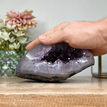 Amethyst-Achat-Geode mit ausgewogener, klarer Struktur