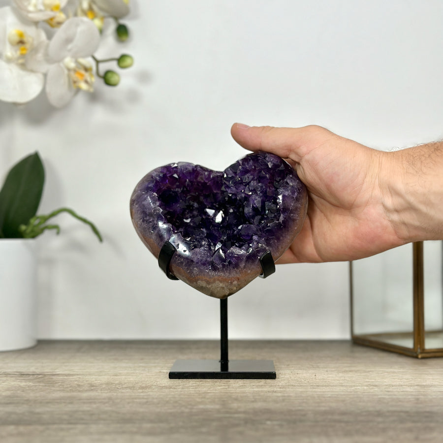 Amethyst-Kristallherz mit tief gesättigter, purpurner Kristallzone