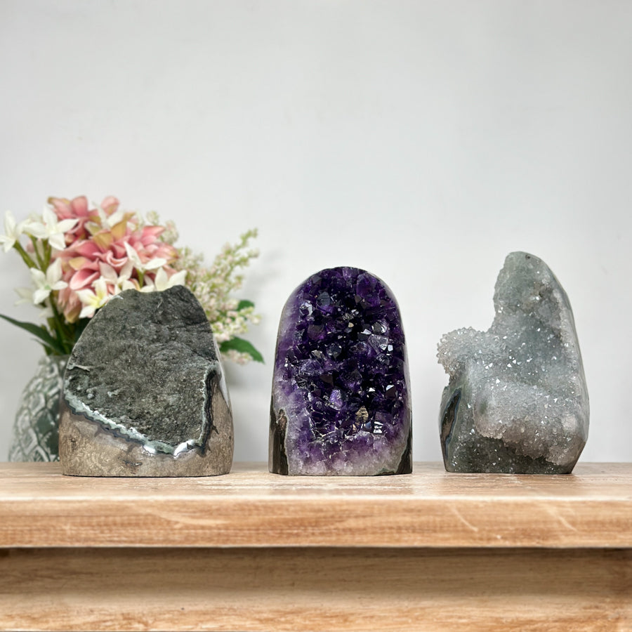 Mineralien-Kathedralen- und Drusen-Set 3-teilig, mit dicht gewachsener Kristallstruktur