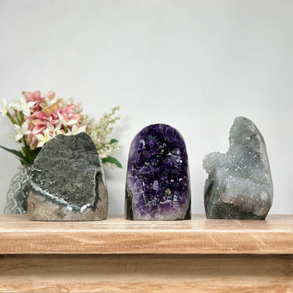 Mineralien-Kathedralen- und Drusen-Set 3-teilig, mit dicht gewachsener Kristallstruktur